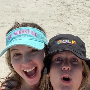 Meet your Posher, Avery